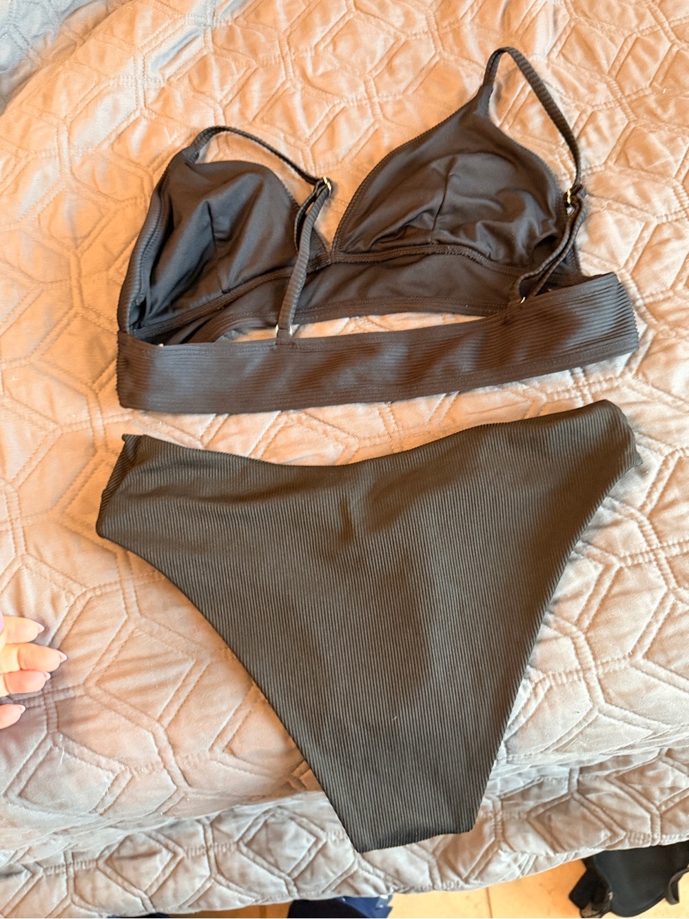 Cupshe Black Ribbed Triangle Bikini Set - Picture 3 of 3